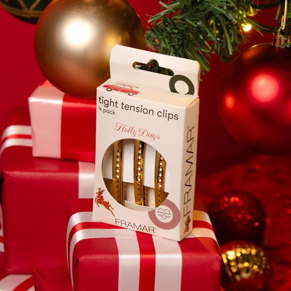 Krabička pinet Tight Tension Holly Days mezi dárky