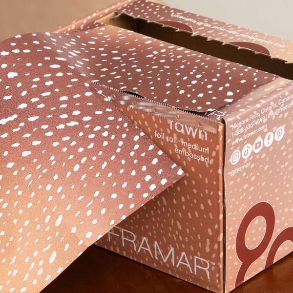 Detail vzoru fólie Fawn na krabici