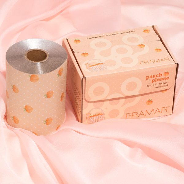 Role fólie Peach Please vedle krabice