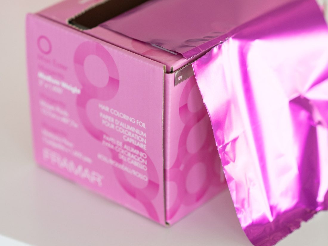 Hladká fólie Framar Magenta vytažená z krabice